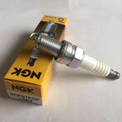 A NGK Car Platinum GP Spark Plug DCPR7EGP Wuling Light Sail Lefeng Lechi Alto Baojun 1682