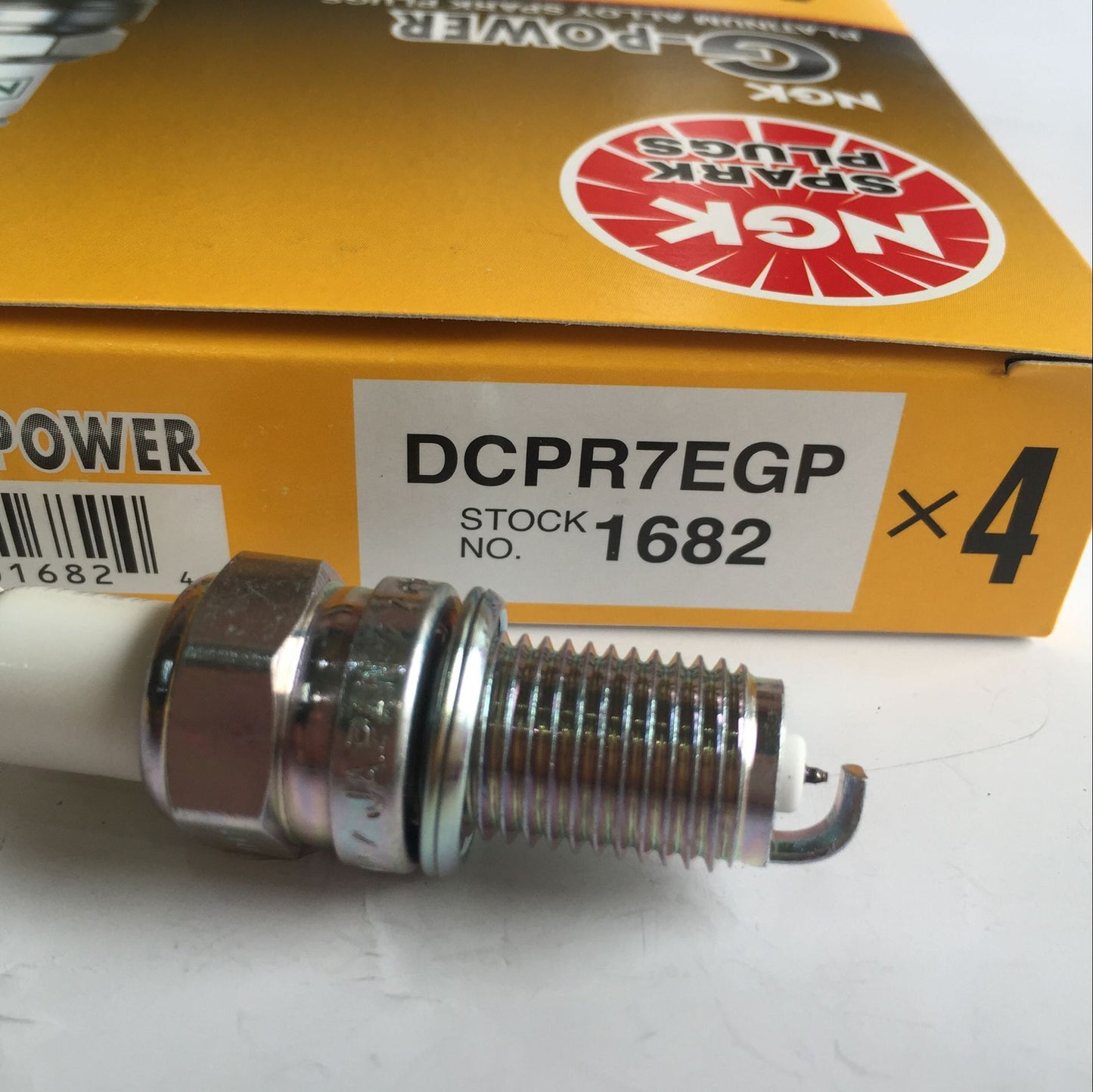 A NGK Car Platinum GP Spark Plug DCPR7EGP Wuling Light Sail Lefeng Lechi Alto Baojun 1682