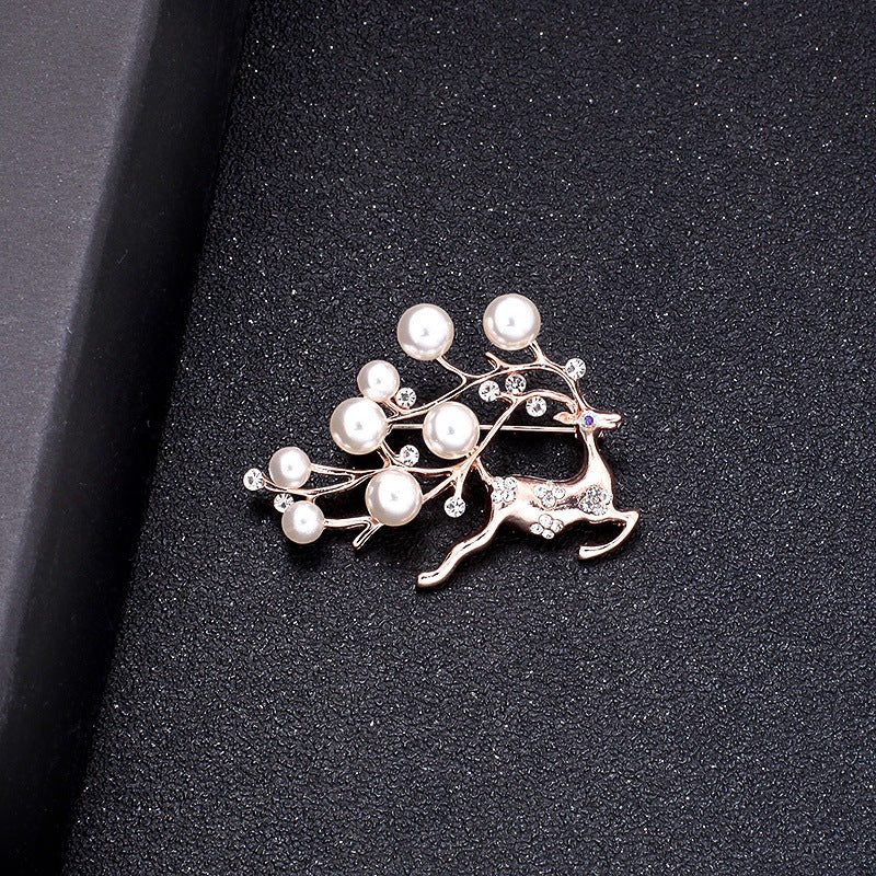 A Korean new fashion high-end brooch women's rhinestone silk scarf buckle anti-light buckle crystal brooch pin pearl jewelry - Mixbatch