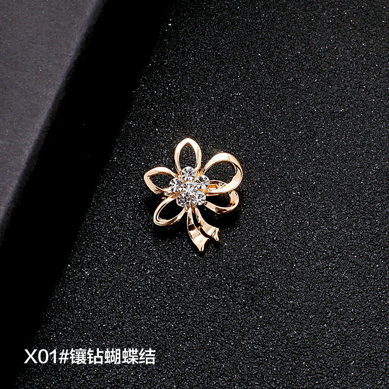 A Korean new fashion high-end brooch women's rhinestone silk scarf buckle anti-light buckle crystal brooch pin pearl jewelry