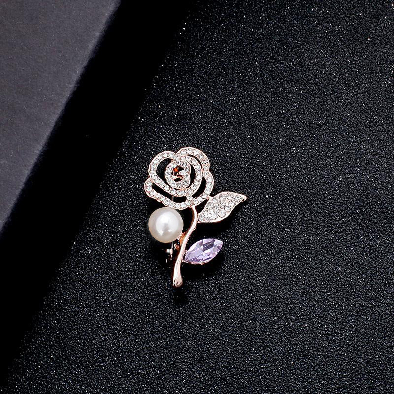 A Korean new fashion high-end brooch women's rhinestone silk scarf buckle anti-light buckle crystal brooch pin pearl jewelry