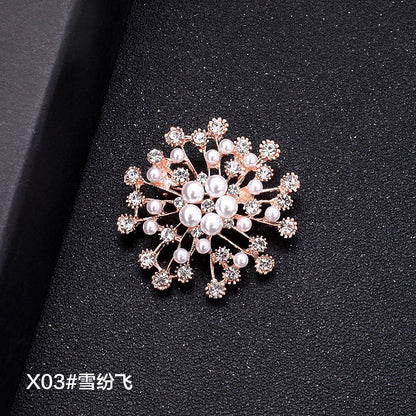 A Korean new fashion high-end brooch women's rhinestone silk scarf buckle anti-light buckle crystal brooch pin pearl jewelry - Mixbatch