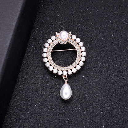 A Korean new fashion high-end brooch women's rhinestone silk scarf buckle anti-light buckle crystal brooch pin pearl jewelry - Mixbatch