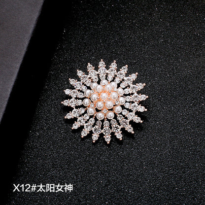 A Korean new fashion high-end brooch women's rhinestone silk scarf buckle anti-light buckle crystal brooch pin pearl jewelry - Mixbatch