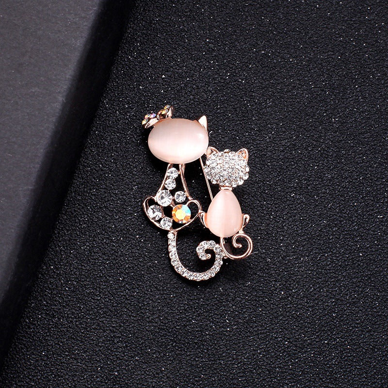 A Korean new fashion high-end brooch women's rhinestone silk scarf buckle anti-light buckle crystal brooch pin pearl jewelry - Mixbatch