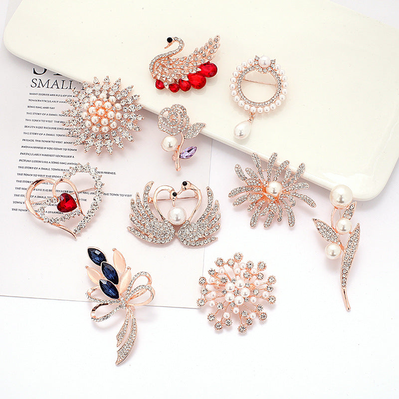 A Korean new fashion high-end brooch women's rhinestone silk scarf buckle anti-light buckle crystal brooch pin pearl jewelry - Mixbatch