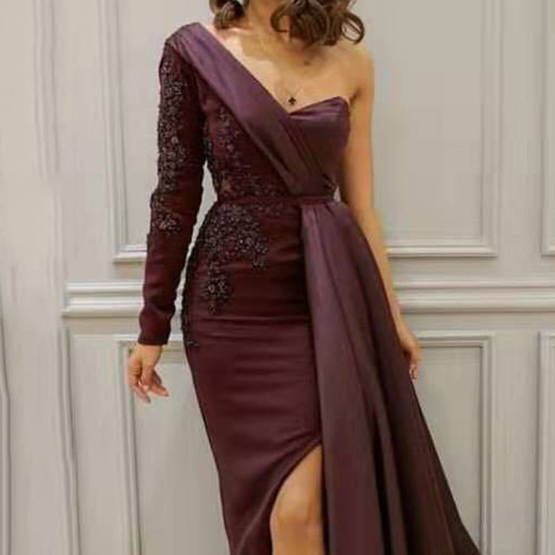 A European and American dresses, one-shoulder temperament, slim-fitting evening dresses