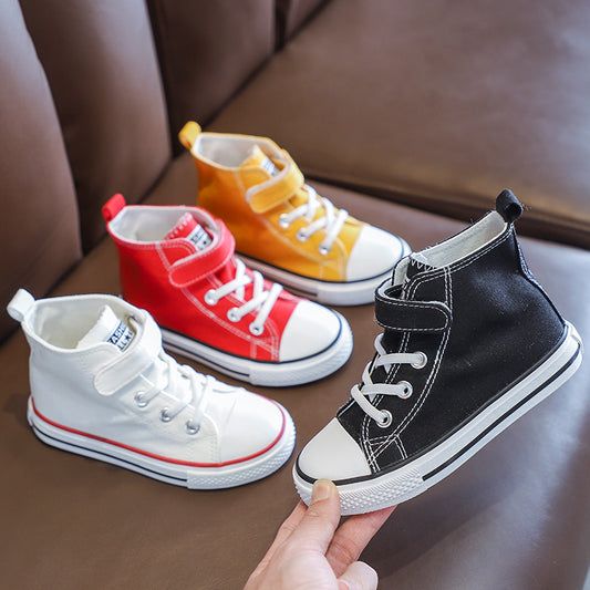 A children's canvas shoes