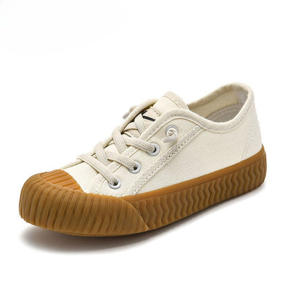 A children's and adolescents' canvas shoes