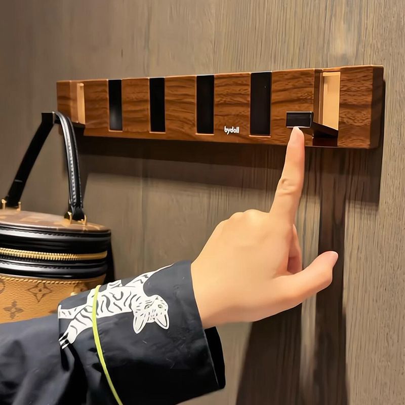 P wall-mounted coat rack