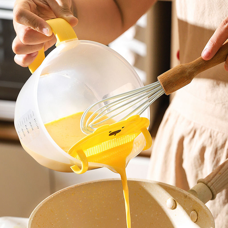 P filter measuring cup with scale