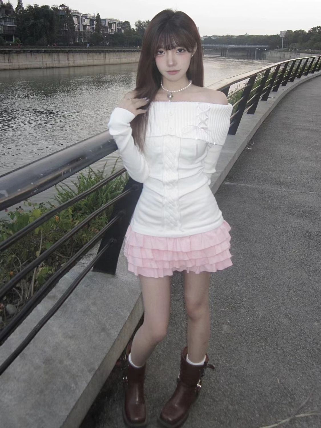 A autumn and winter pure desire to open the fork Korean version of gentle Spice Girl new knitted sweater design