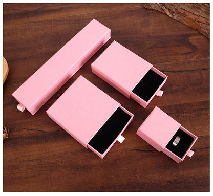 A Customized LOGO jewelry box