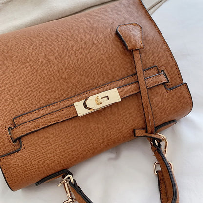 A new Korean version of the versatile messenger shoulder bag portable fashion Kelly bag