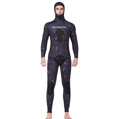 A 7MM wetsuit surf suit