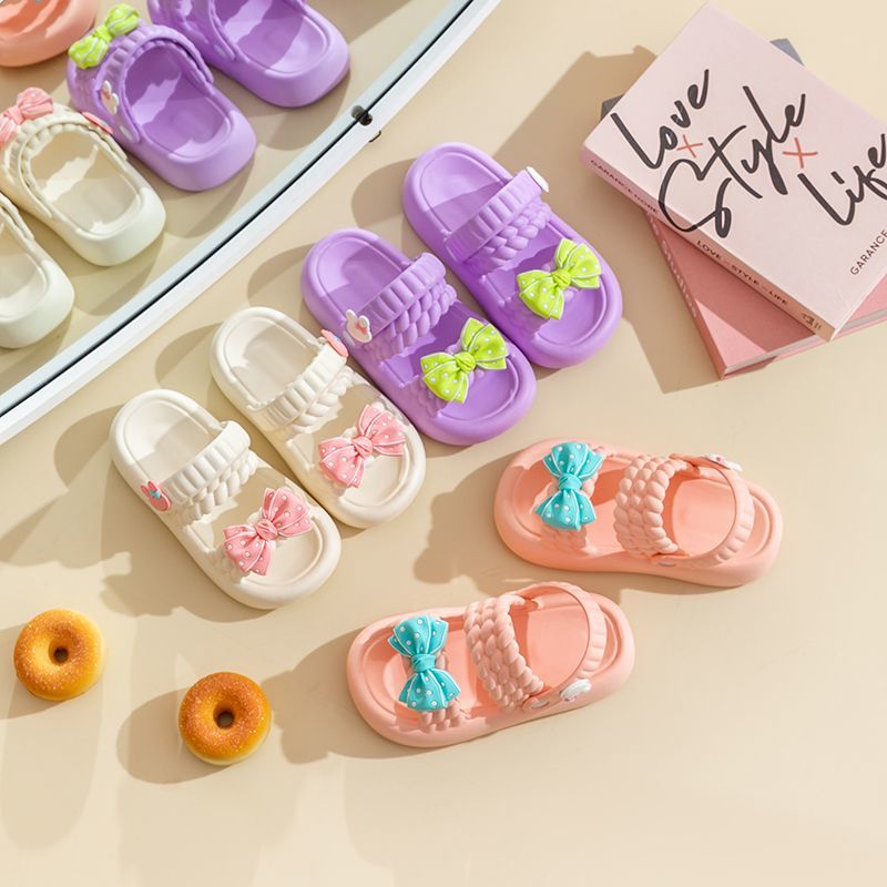 A girls sandals summer bow cute children slippers princess girl non-slip middle aged and older children two wear beach shoes