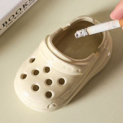 P ceramic ashtray