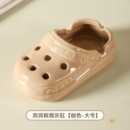 P ceramic ashtray