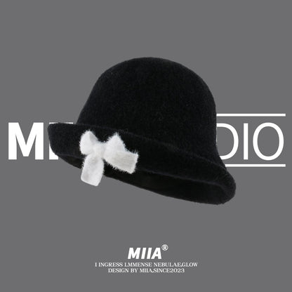 P lady hat