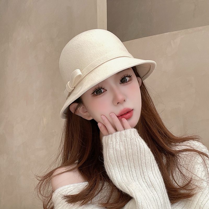 P lady hat