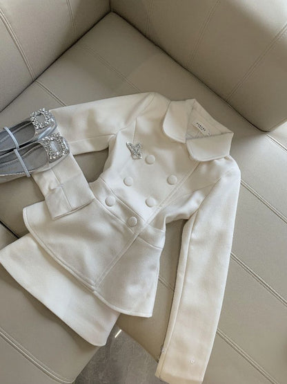 A short skirt top set