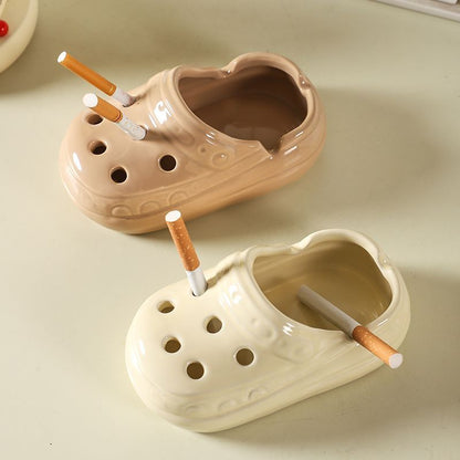 P ceramic ashtray