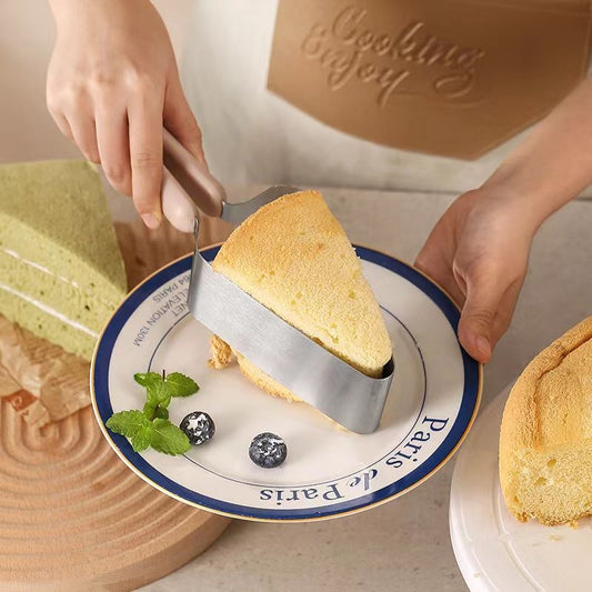 P cake cutter