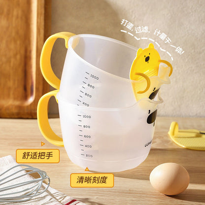 P filter measuring cup with scale