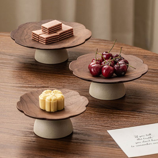 P medieval style high-footed snack plate dried fruit fruit plate