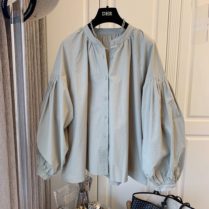 A lady's shirt top
