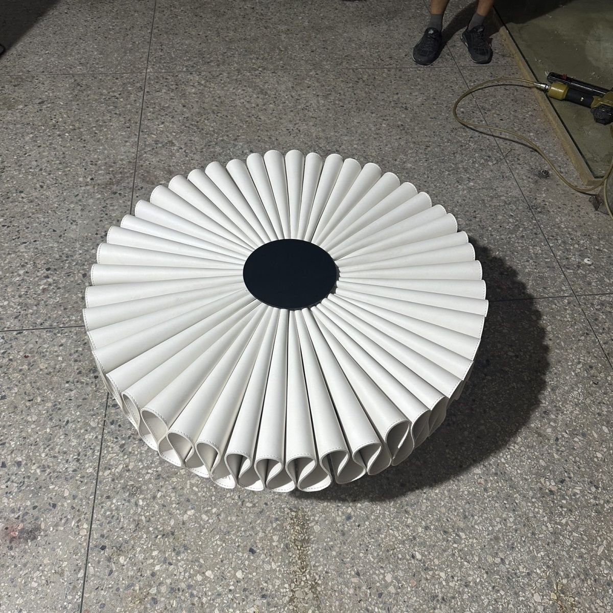 P cortical pleated coffee table ( pu )