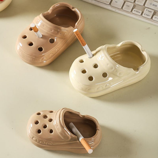 P ceramic ashtray