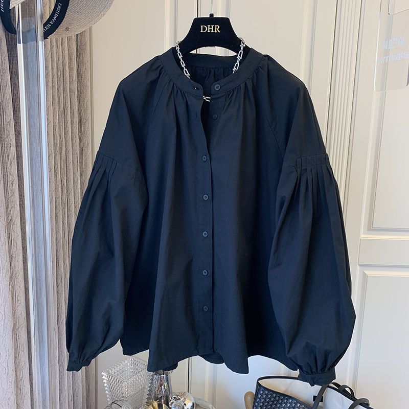 A lady's shirt top