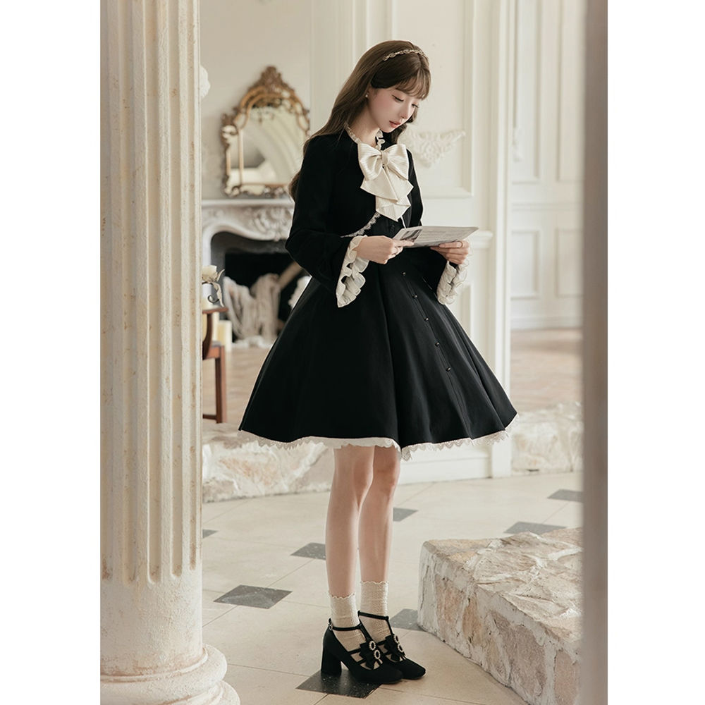 P Autumn and winter court style lady elegant cut waist light Lolita small black dress cardigan suit