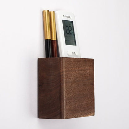 P Wall-mounted remote control storage box