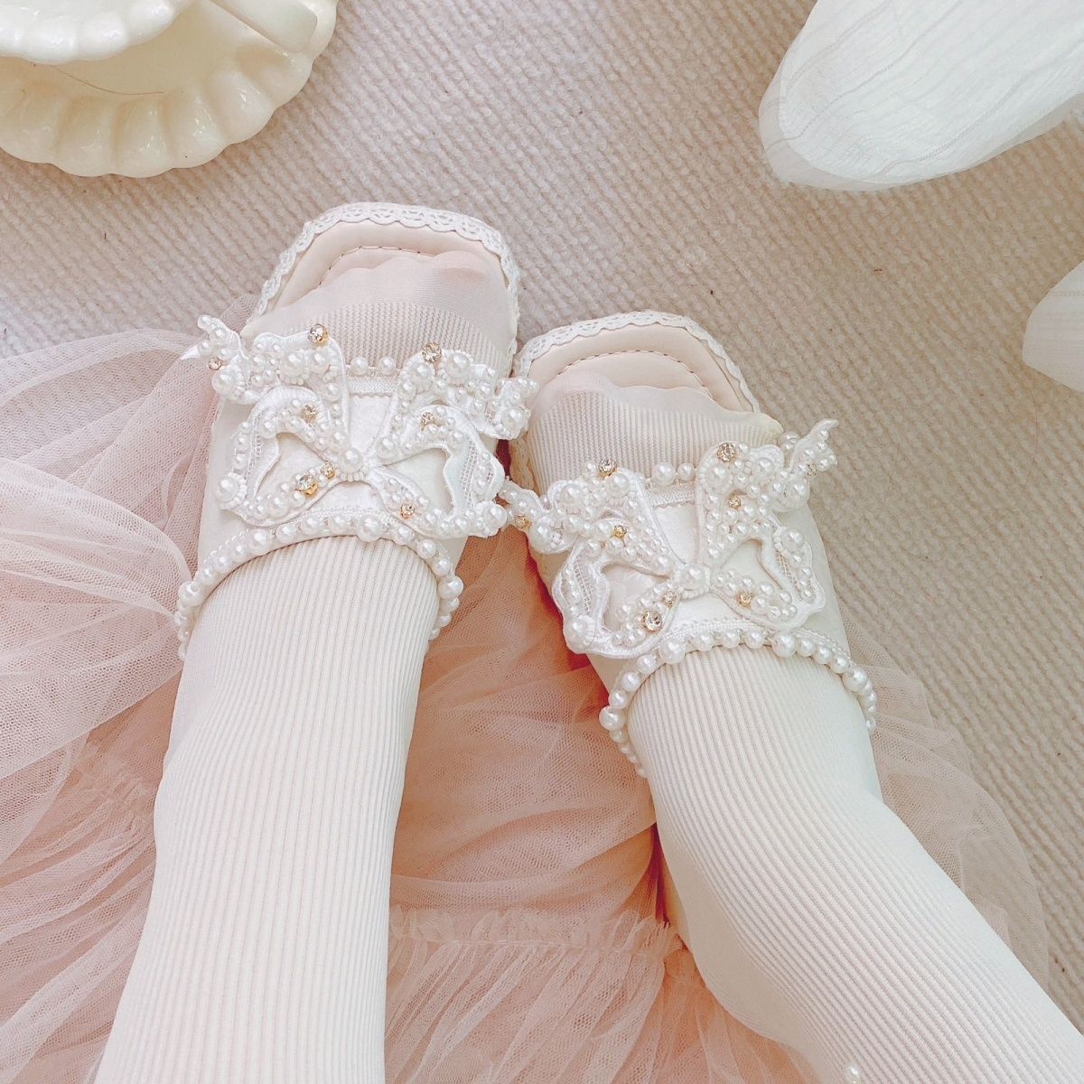 P lolita sweet pearl bow thick root sandals one word with half drag summer sweet cream wind outside slippers
