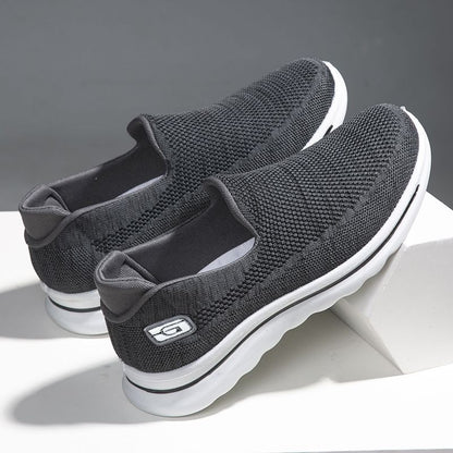 P New middle-aged and elderly mother's shoes, one foot, old man shoes, women's anti-slip soft-soled mesh walking shoes, old Beijing cloth shoes women - Mixbatch