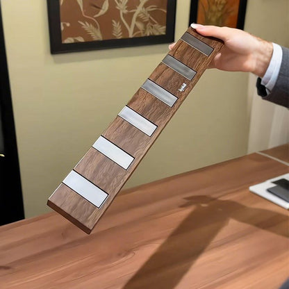 P wall-mounted coat rack