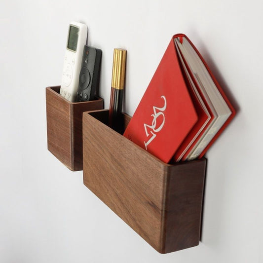P Wall-mounted remote control storage box