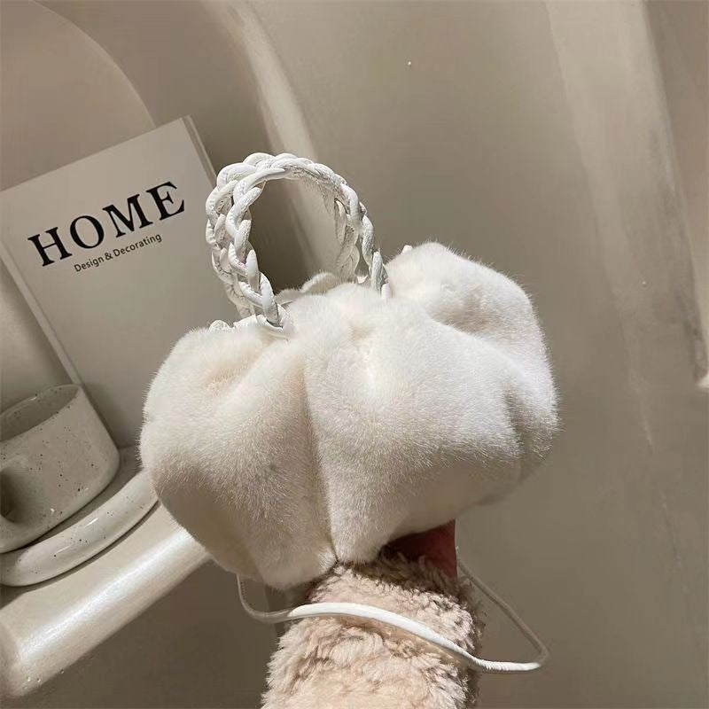A Internet celebrity with the same bag, pumpkin pleated hand carry solid color plush bag, women's shoulder messenger bag fashion