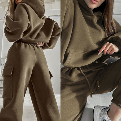 A sports and leisure sweater set