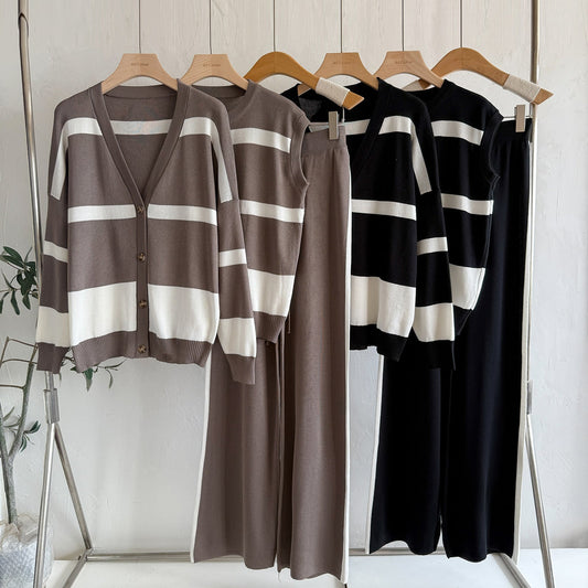 A knitted long-sleeved three-piece set