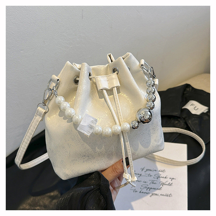 A spring new fashion pleated messenger bag this year popular versatile bucket bag