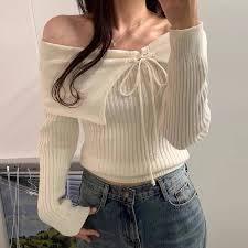 A new sexy Spice Girl one-word shoulder slim and thin off-shoulder versatile straps solid color long-sleeved top