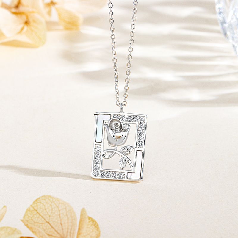 A S925 Sterling Silver Rose Necklace