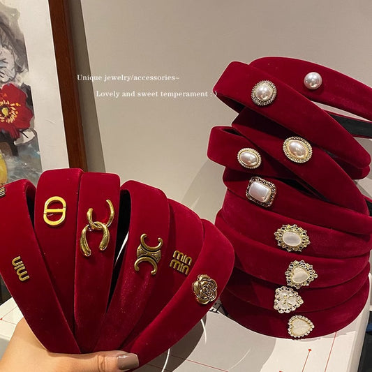 A new autumn and winter red velvet headband retro female Internet celebrity pressure hair wide edge high skull top hair accessories simple temperament headband