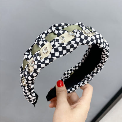 A Korean retro letter plaid headband, four-strand braided personalized hair accessories, wide-brimmed small fragrant headband