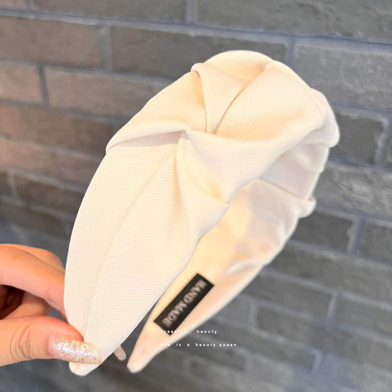 A high-grade pleated wide-edge hairpin headband, high cranial top pressure hair bundle, autumn and winter face wash headband