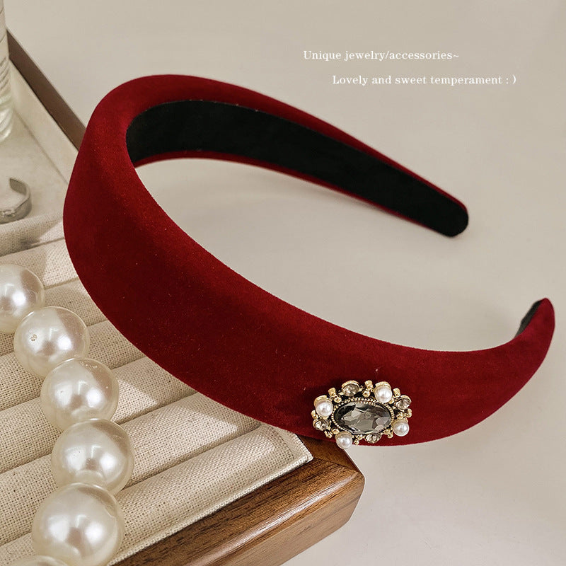A new autumn and winter red velvet headband retro female Internet celebrity pressure hair wide edge high skull top hair accessories simple temperament headband