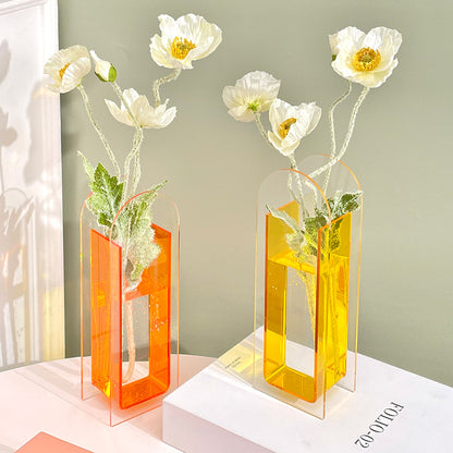 A acrylic vase ornament